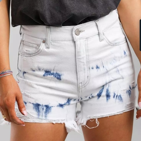 NWT! Gilded Intent High Waisted Bleach Washed Destructed Frayed Hem Shorts L - Picture 1 of 13